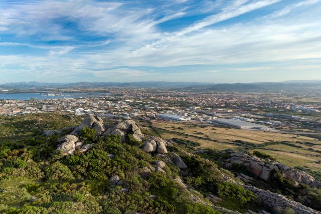 Sardisches Flair In Olbia Einer Idyllischen Stadt In